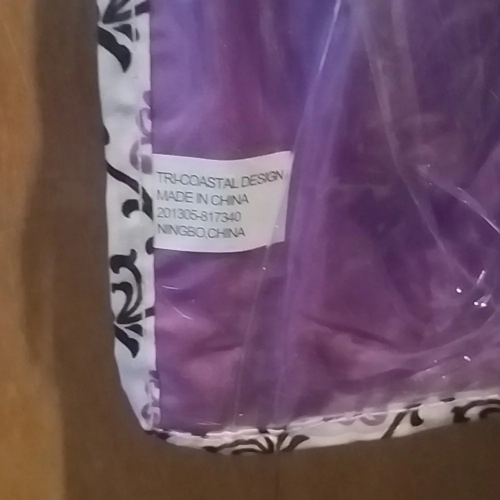 Purple Hanging Shoe Organizer w/16 Pockets, Black and White Pattern. NWT